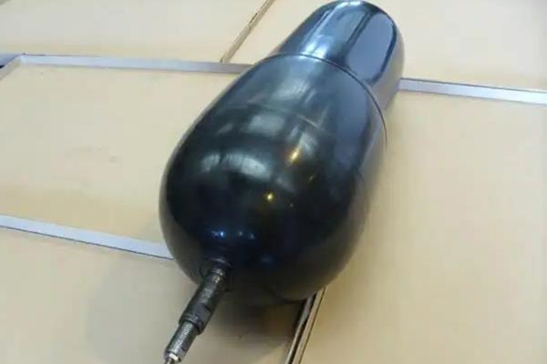 蓄能器里面的液壓油有哪些污染與危害？